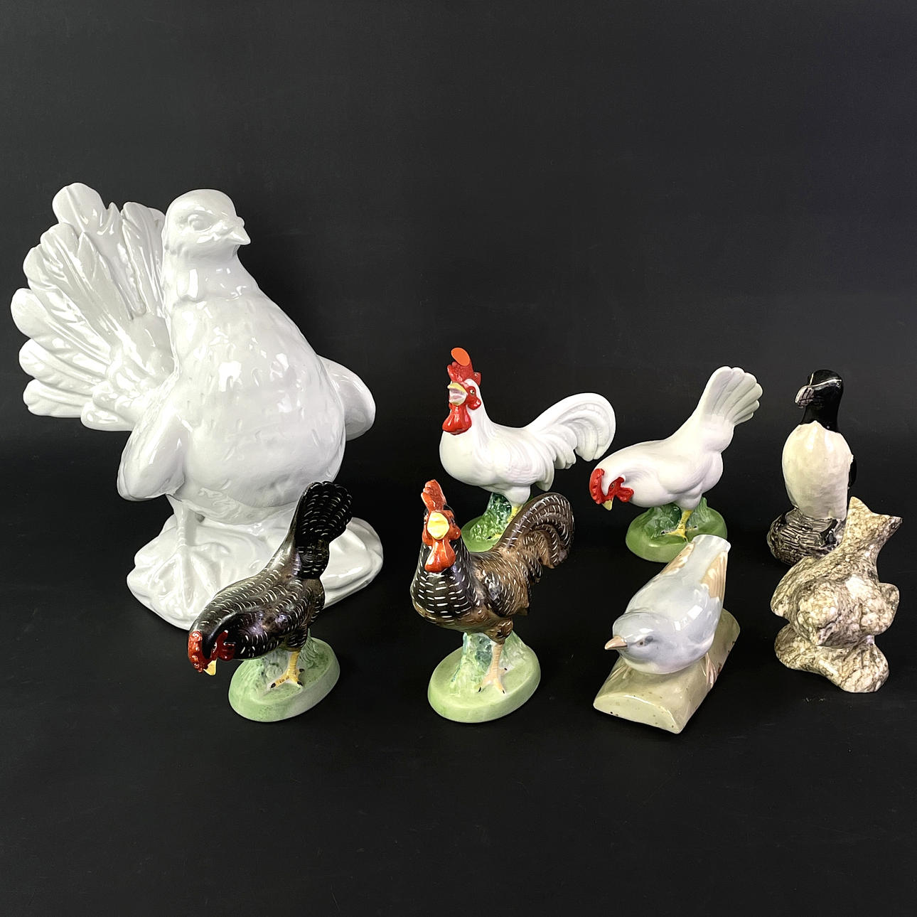 FIGURINES, 8 pieces, porcelain, birds.