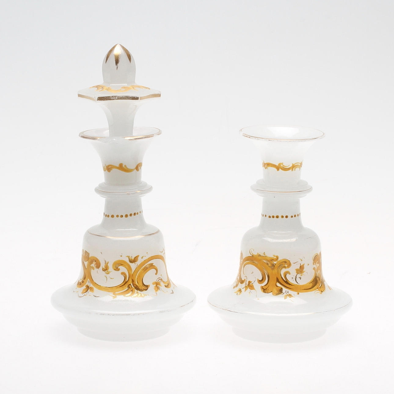 PARFYMFLAKONGER, ett par, glas, 1900-tal.