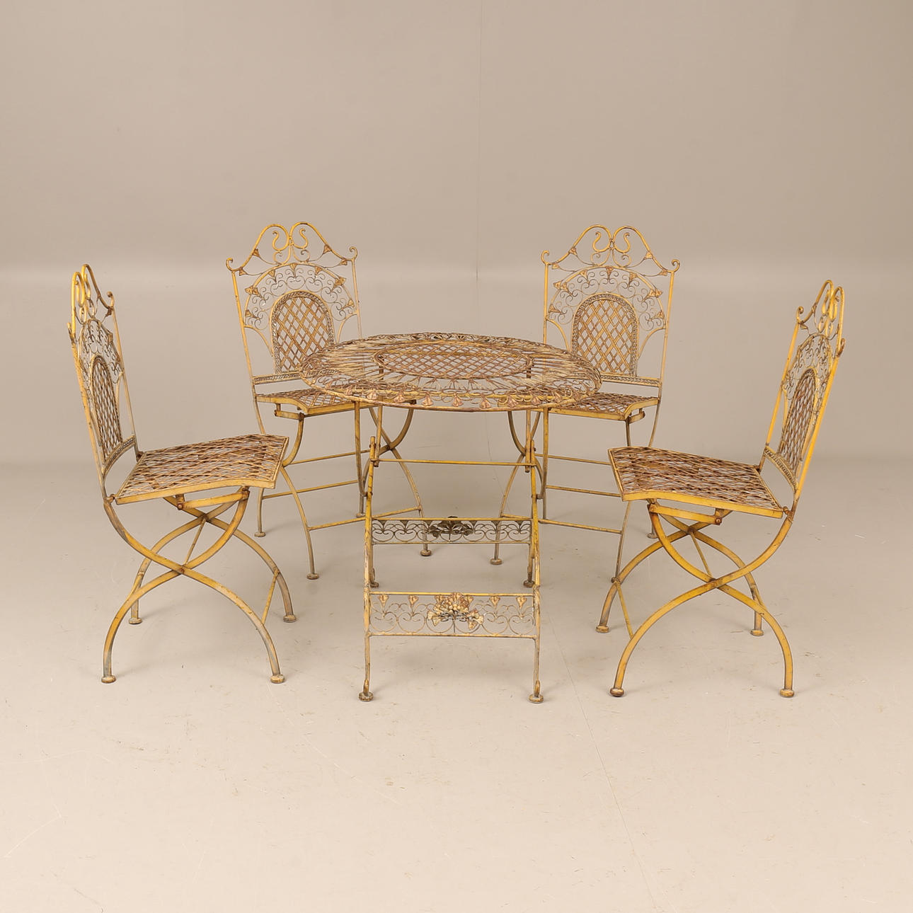 PUUTARHAKALUSTEET, 5 kpl, metalli, 1900-luku.