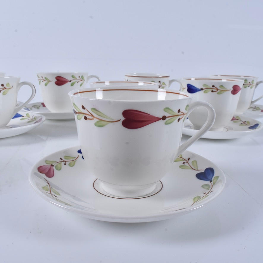 STIG LINDBERG. COFFEE CUPS, 8 PCS, BONE CHINA, CREEPER.