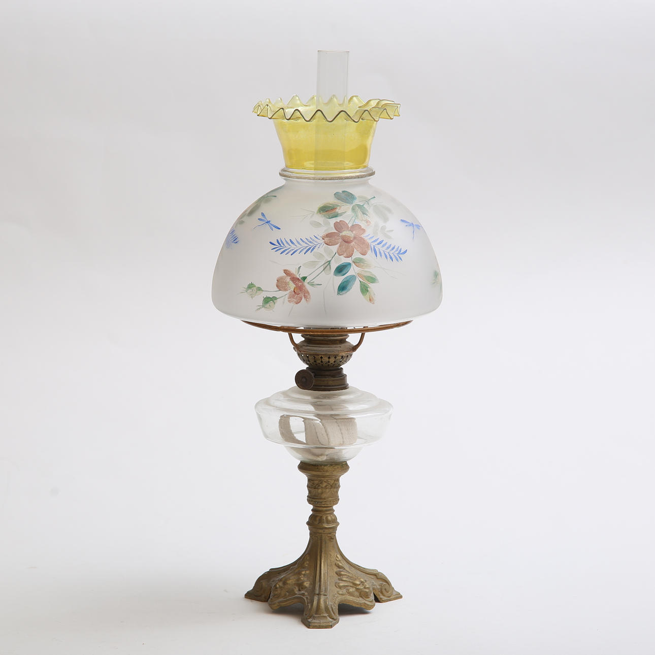 A kerosene lamp, table model, 1800/20th century.