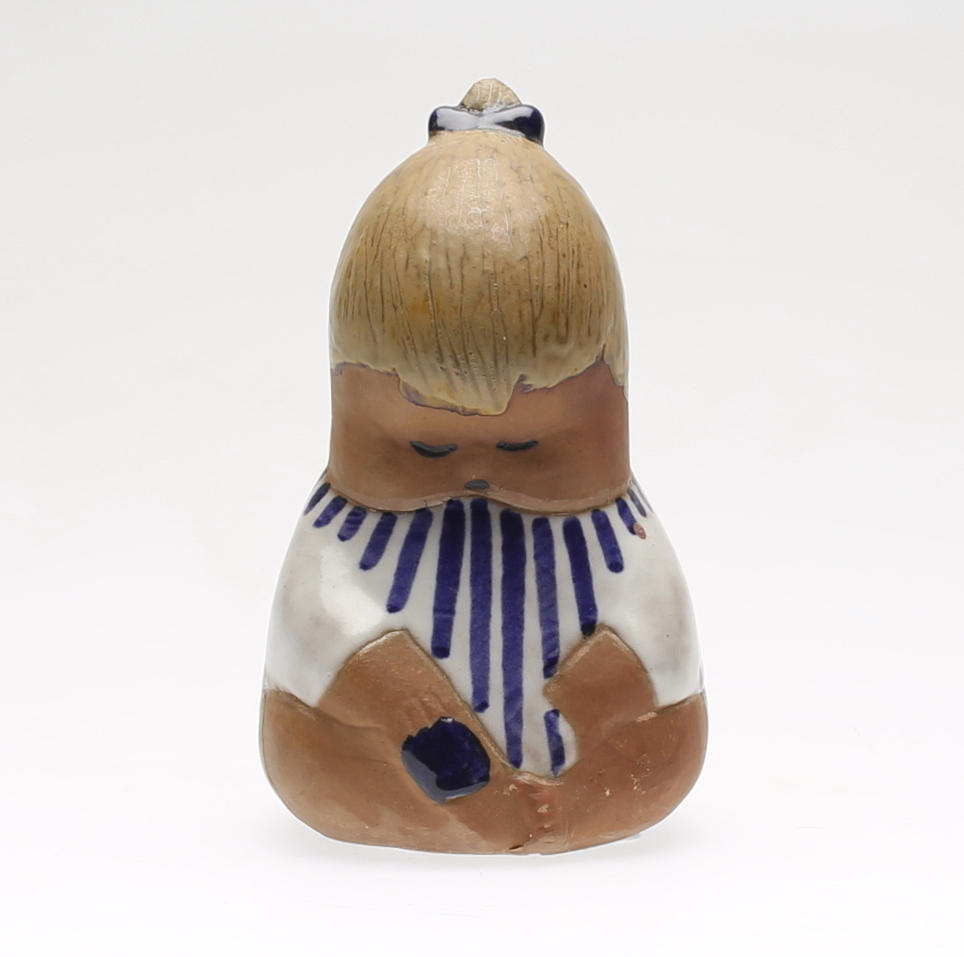 FIGURIN, stengods, "Johanna" ur serien Larsons Ungar, Lisa Larson, Gustavsberg.