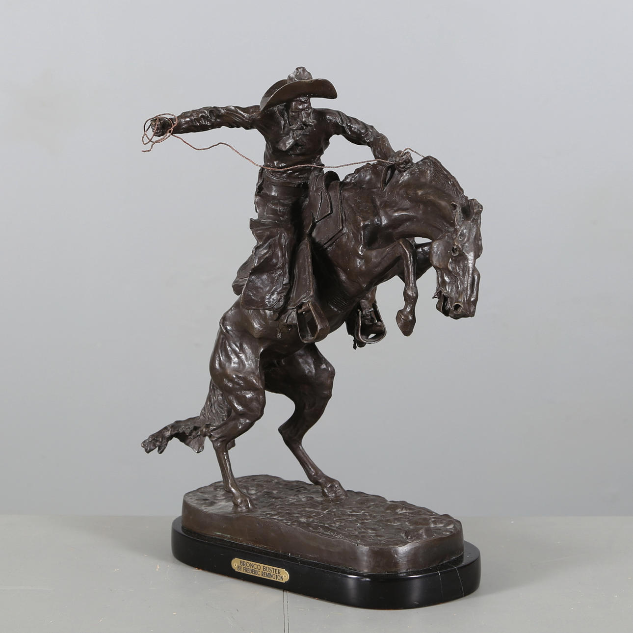 FREDERIC REMINGTON. kopia efter. Bronco Buster, brons, märkt Frederic Remington.