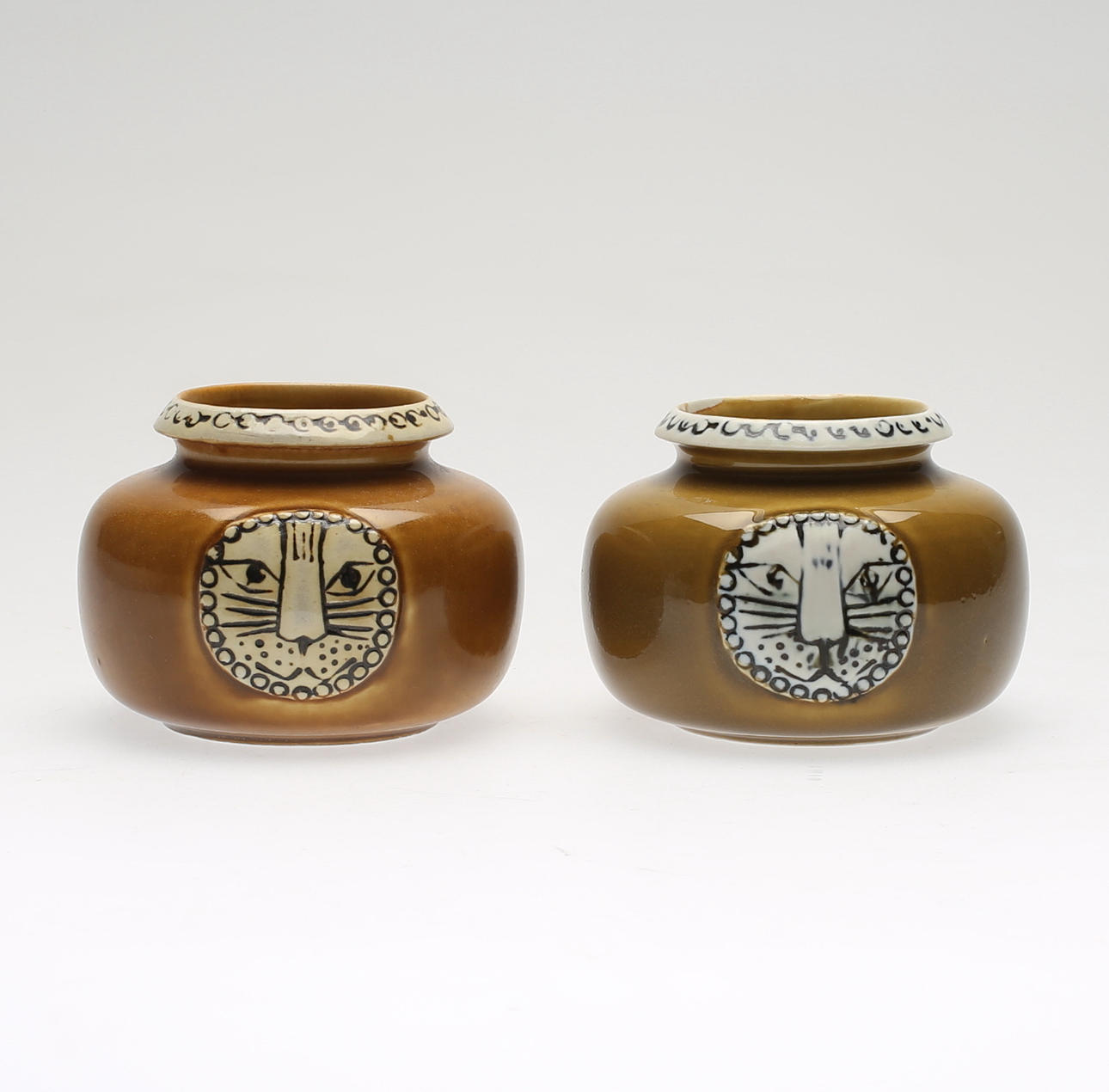 VASER, ett par, stendgods, "Thalia", Lisa Larson, Gustavsberg.