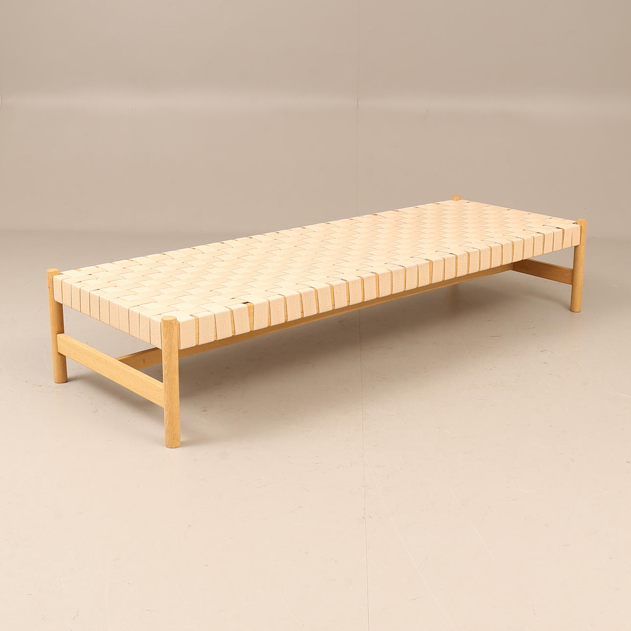 DAYBED, wicker seat.