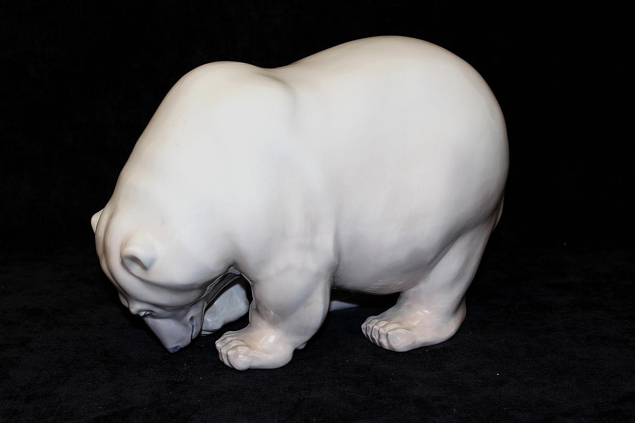 FIGURIN, porslin, isbjörn, Royal Copenhagen.