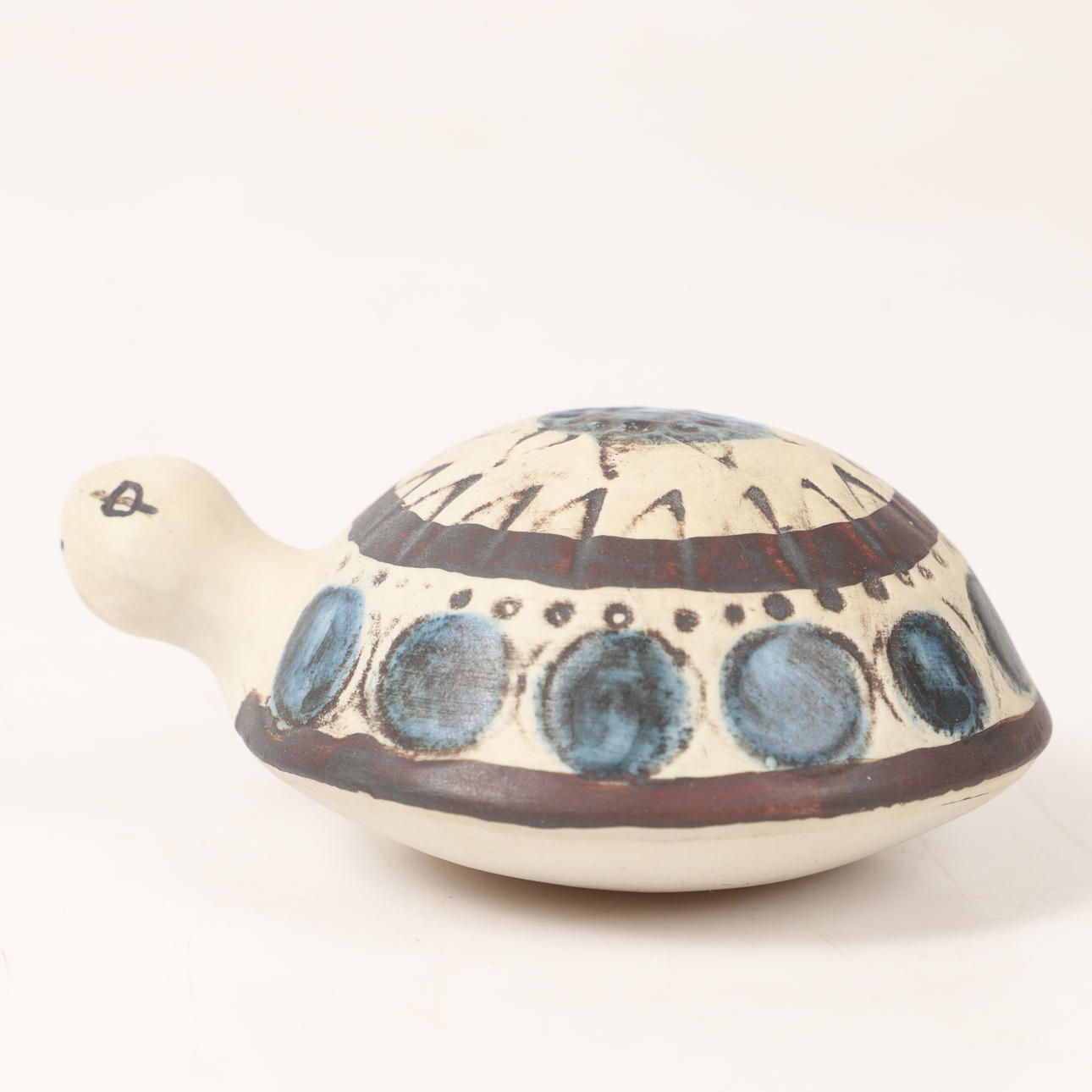 LISA LARSON. Figurine, turtle, stoneware, Gustavsberg.
