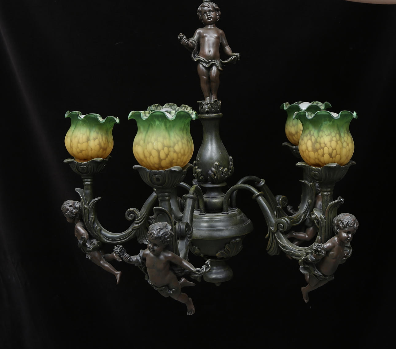 TAKKRONA, barockstil, 1900-tal.