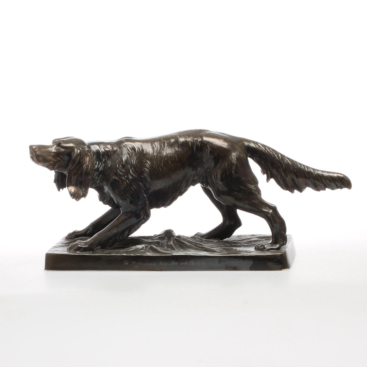 WILHELM ZWICK. Hund, nysilver, signerad.