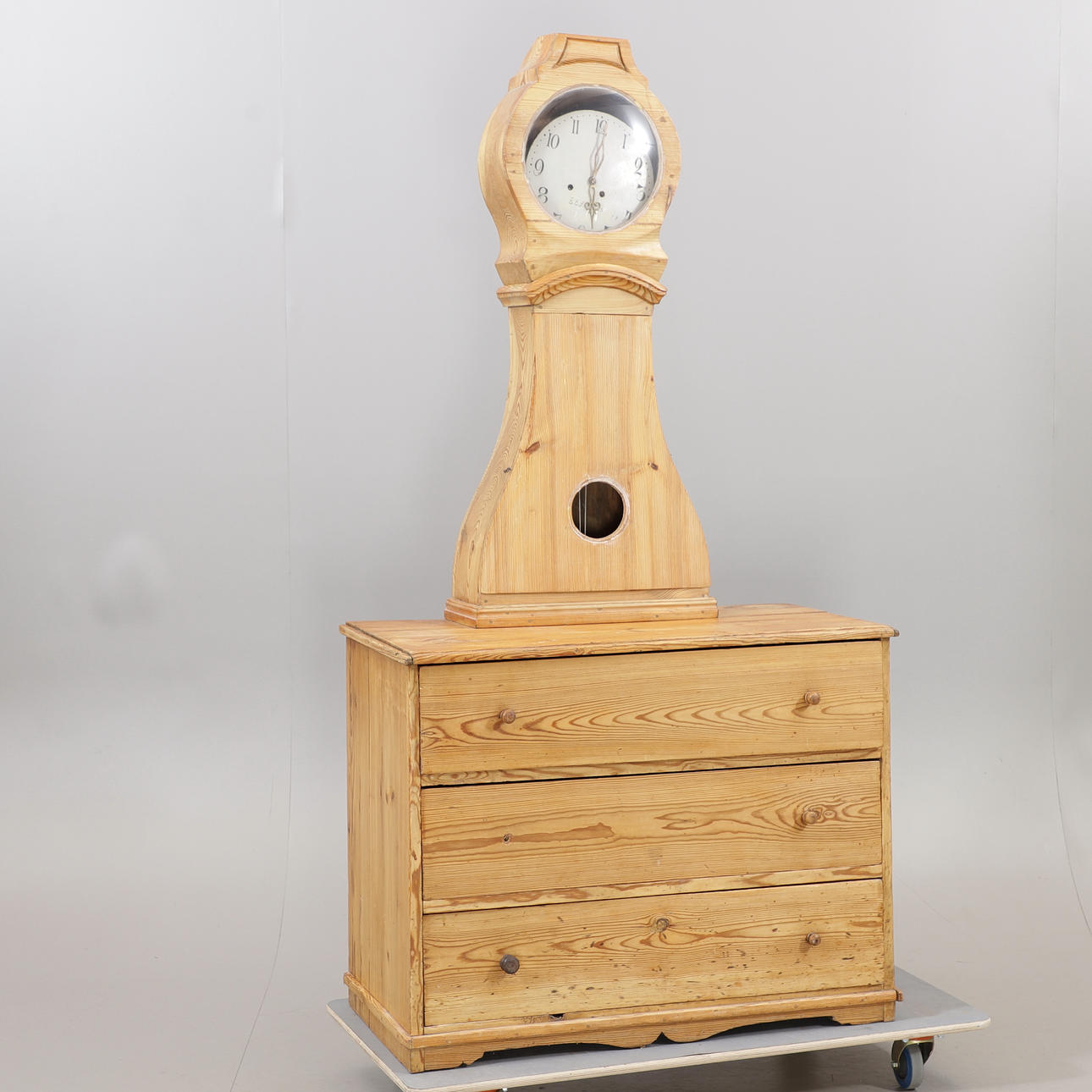 Uhrentruhe, Kiefernholz, gestempelt EEJ oder EES, Nr. 3, 19. Jahrhundert.