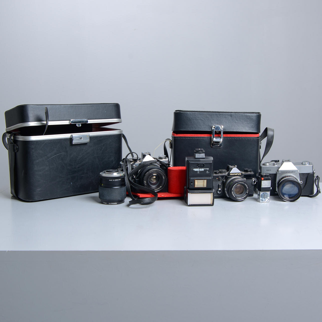 Cameras, 3 pcs, Olympus and Mamiya.