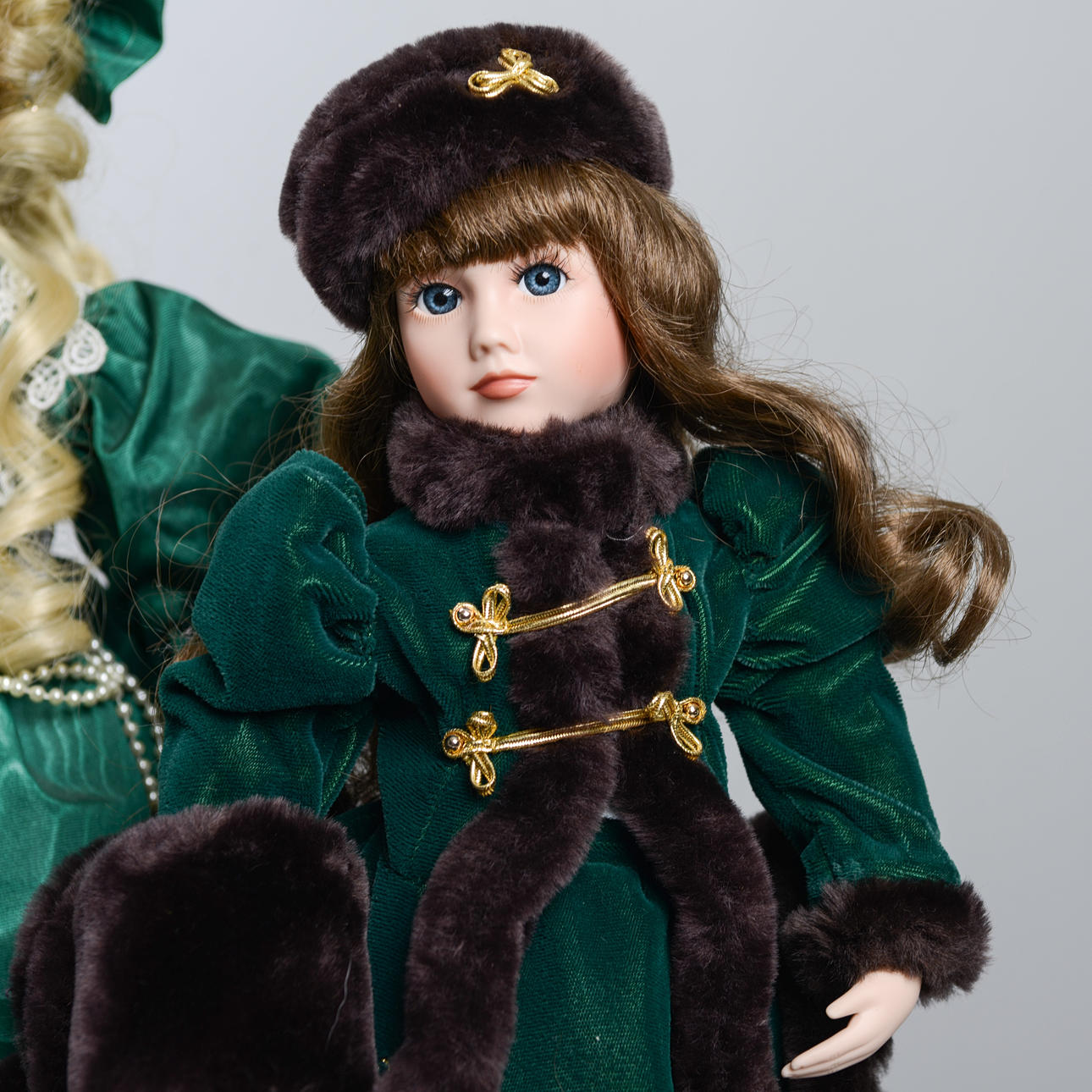 Four porcelain dolls, Franklin Heirloom Dolls, second part of the