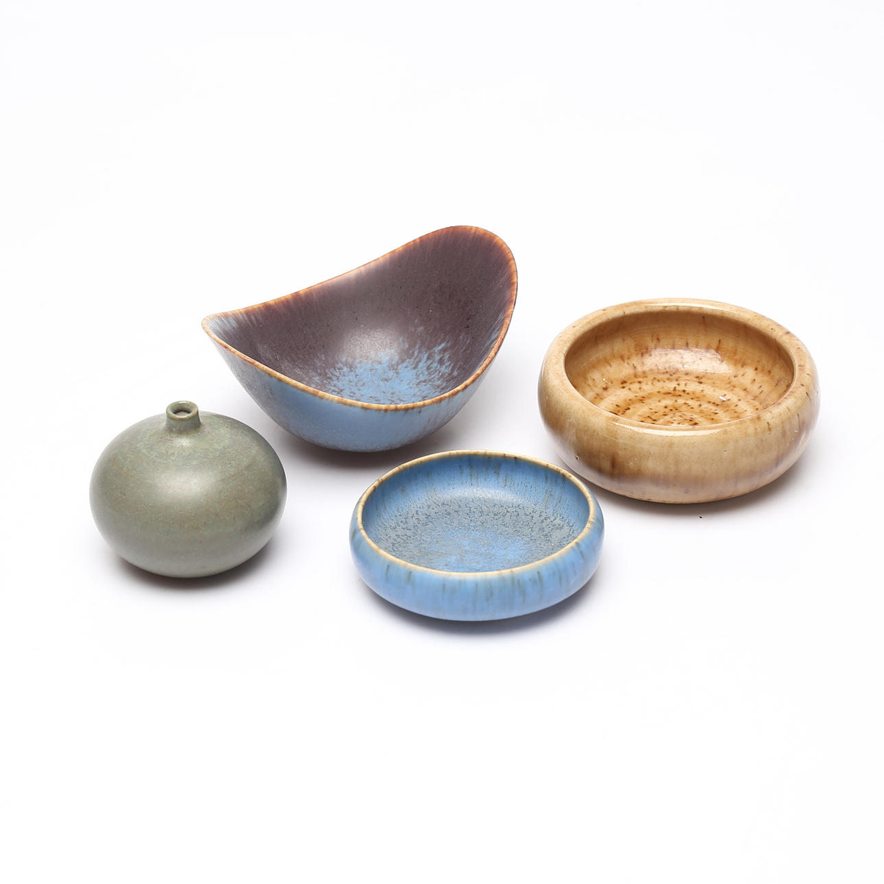 CERAMIC OBJECTS, 4 pieces, including Gunnar Nylund and Rolf Palm.