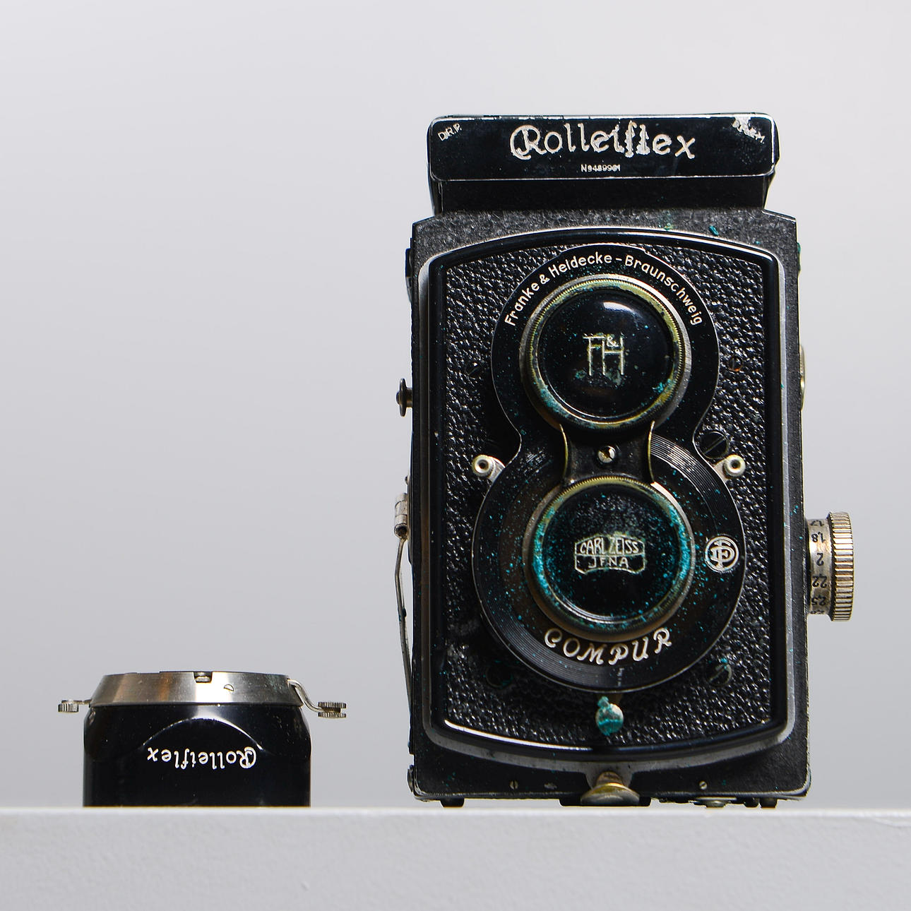 MIRROR REFLEX CAMERA, Rolleiflex Compur.