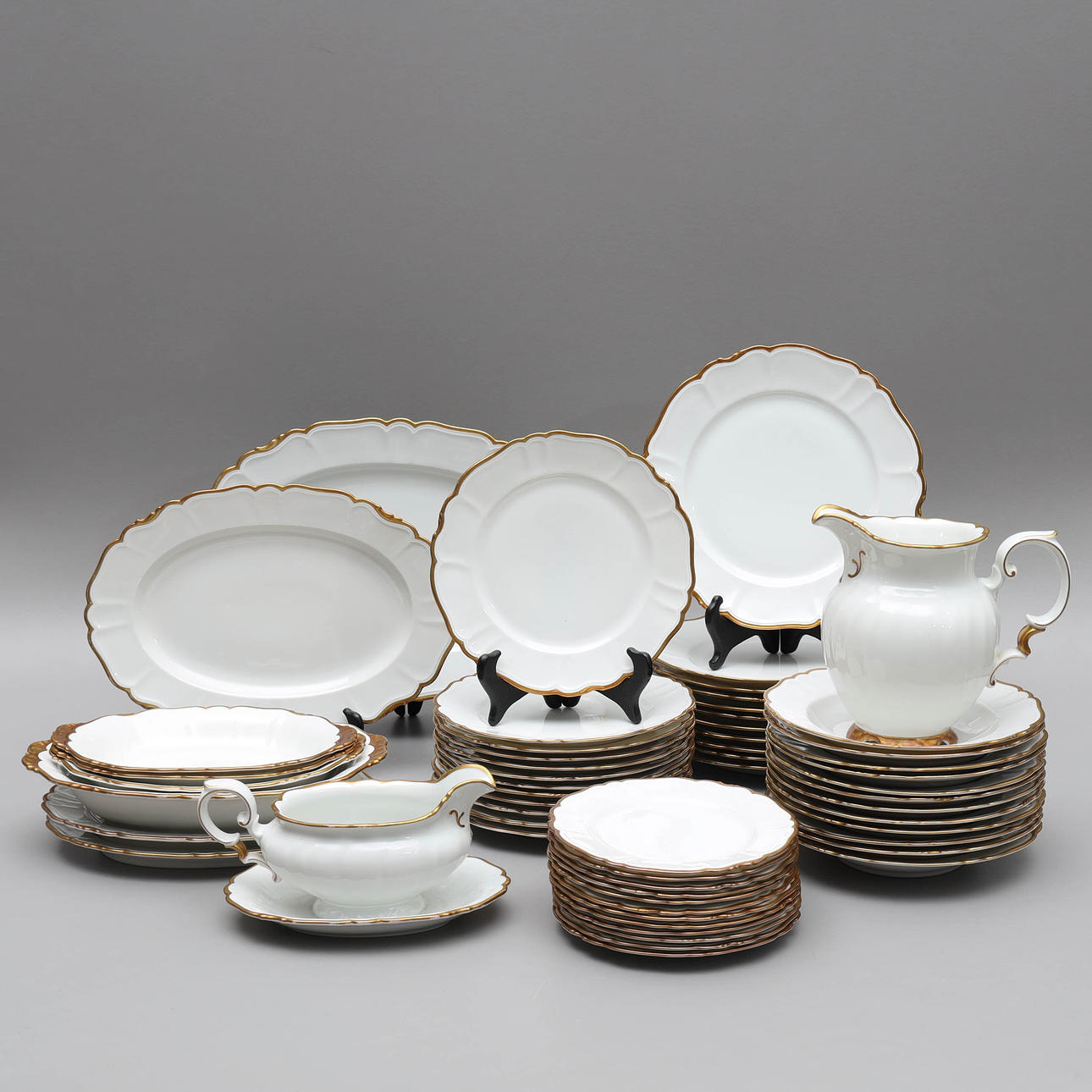 SERVISDELAR, 57 delar, Rörstrand, guldkant, porslin.