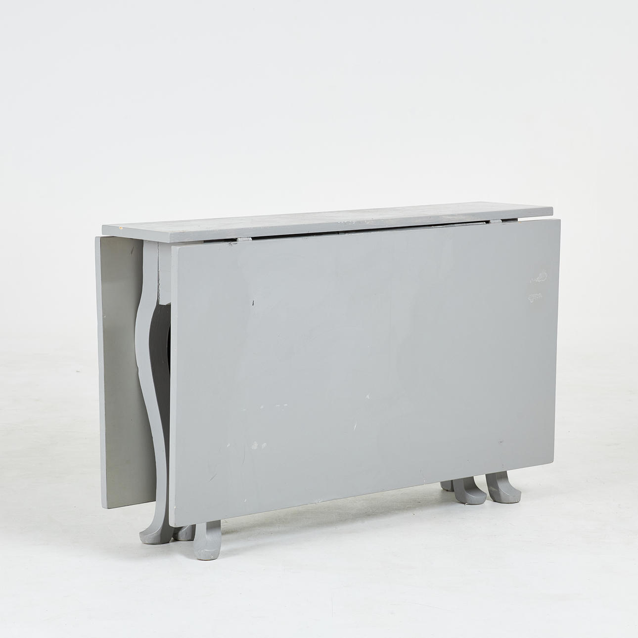 PERCUSSION TABLE. Around 1900, painted grey.