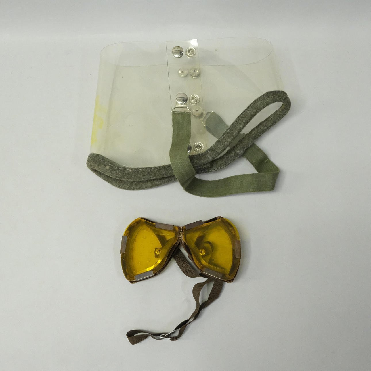 FACE PROTECTION AND GLASSES FOR MOPEDIST.