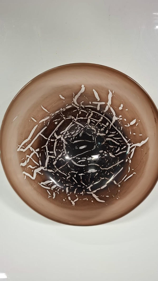 LARS HELLSTEN. Saucer, glass, Orrefors.