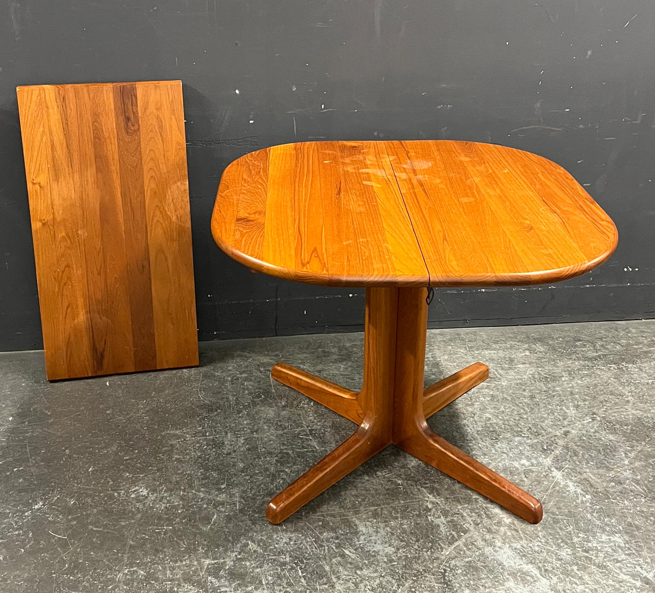 TEAK DINING TABLE.