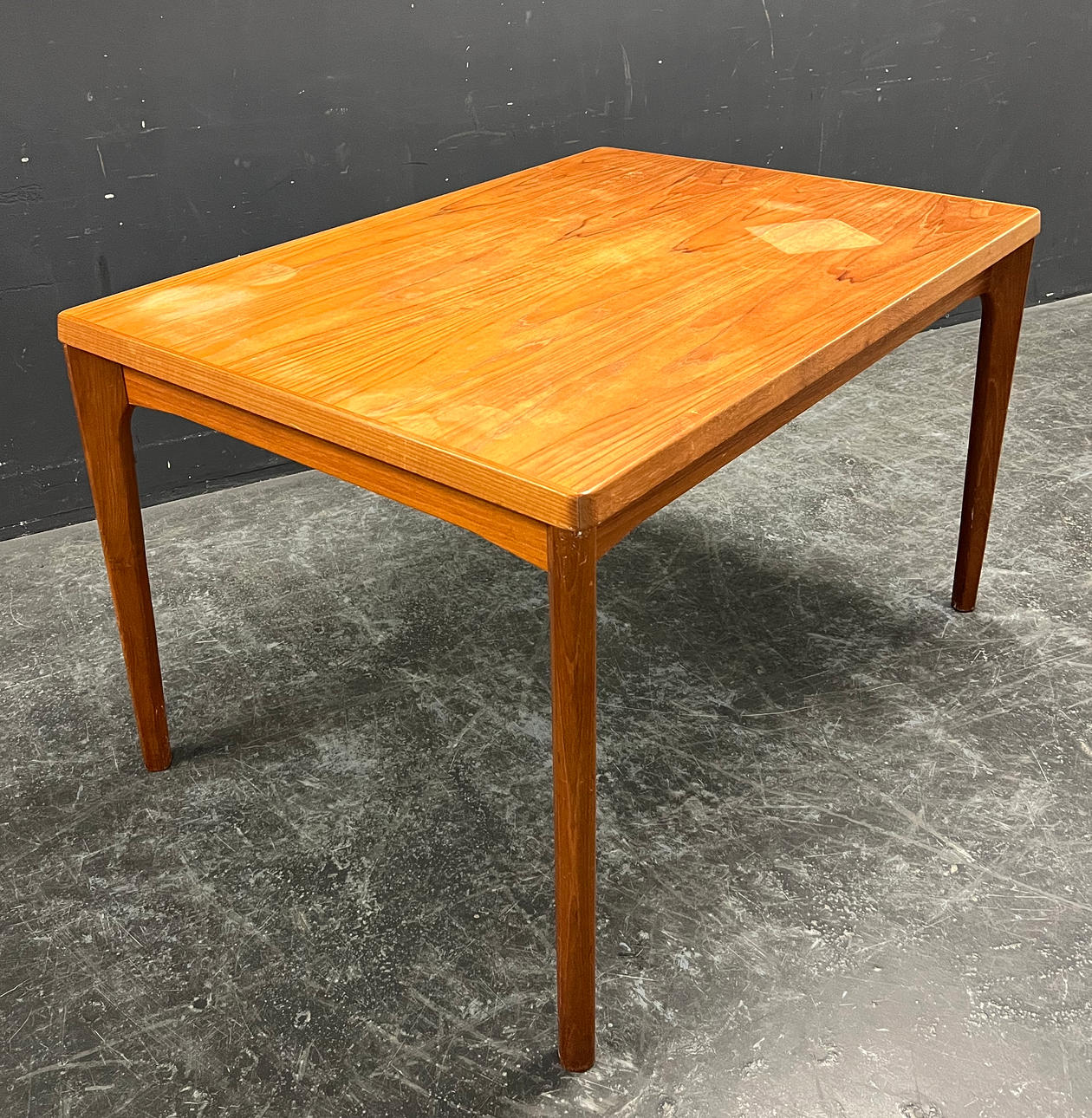 HENNING KJAERNULF. EXTENDABLE DINING TABLE.