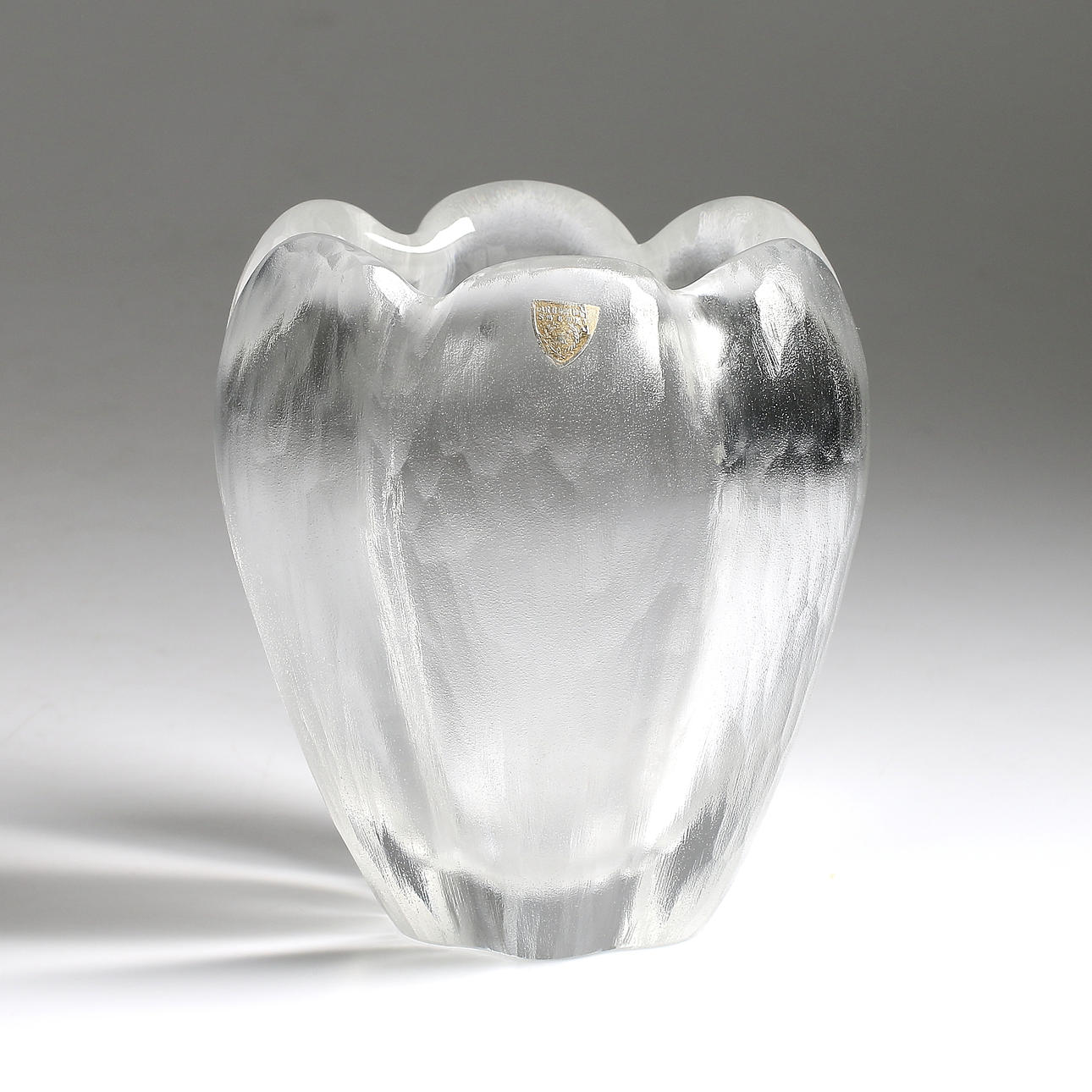 VICKE LINDSTRAND. Vas, kristall, "Polaris", signerad, Orrefors, formgiven 1936.