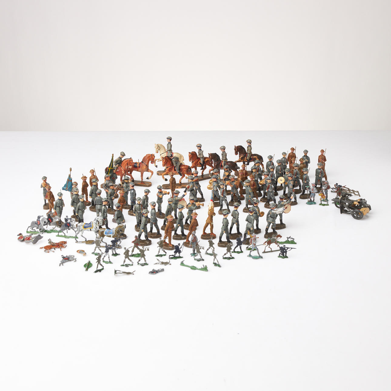 ELASTOLIN, Toy figures, approx. 70 dlr, depicting soldiers.