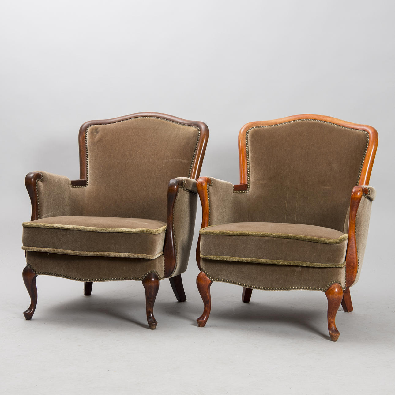 FÅTÖLJER, 1 par, rokokostil, 1900-tal.