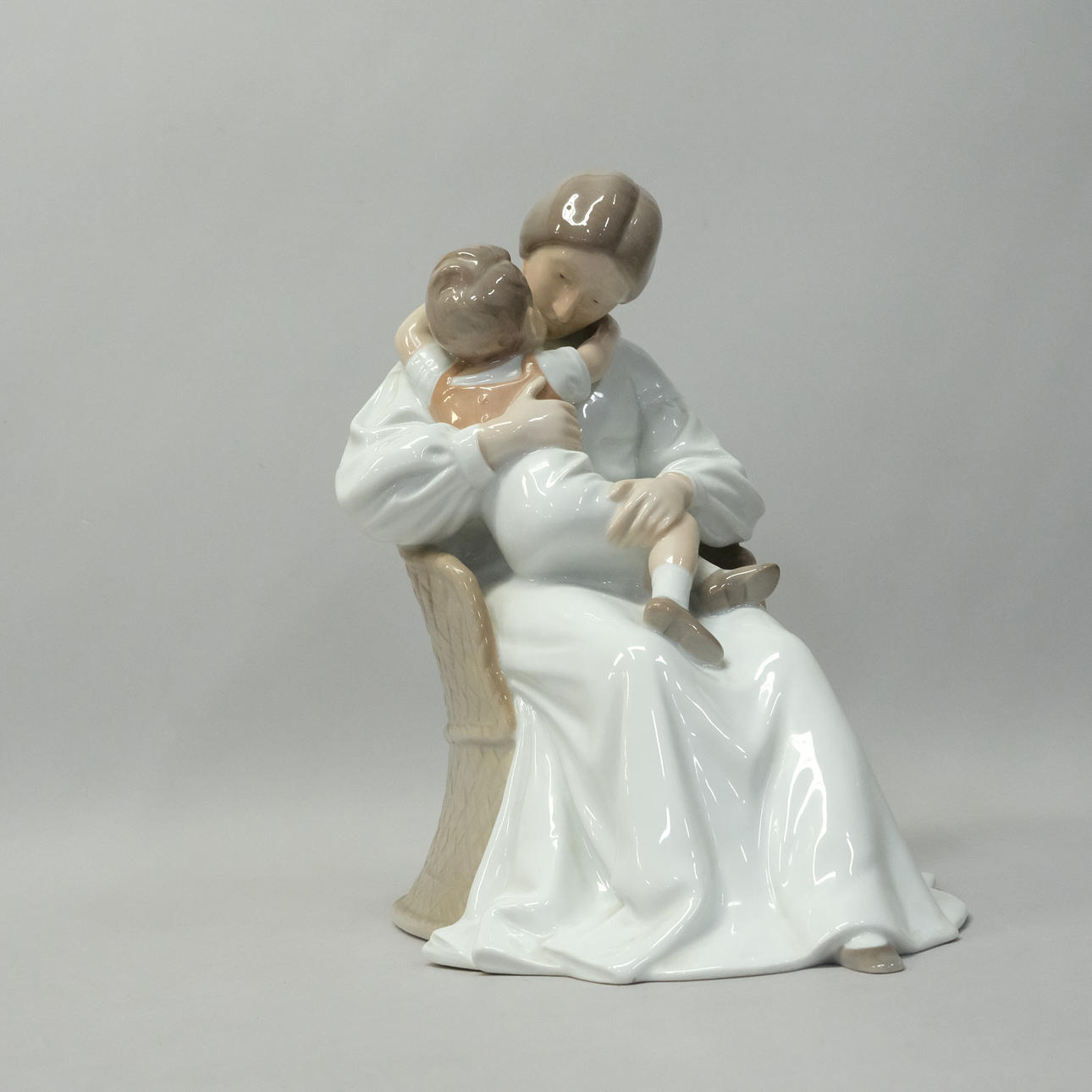 BING&GRÖNDAHL FIGURINE.