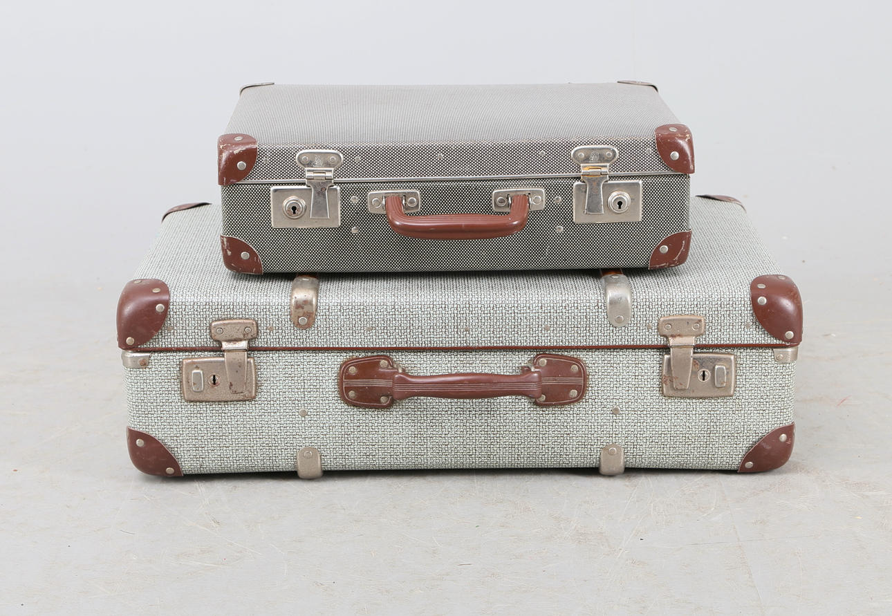 KOFFERTAR/RESVÄSKOR, 2 st, 1900-tal.