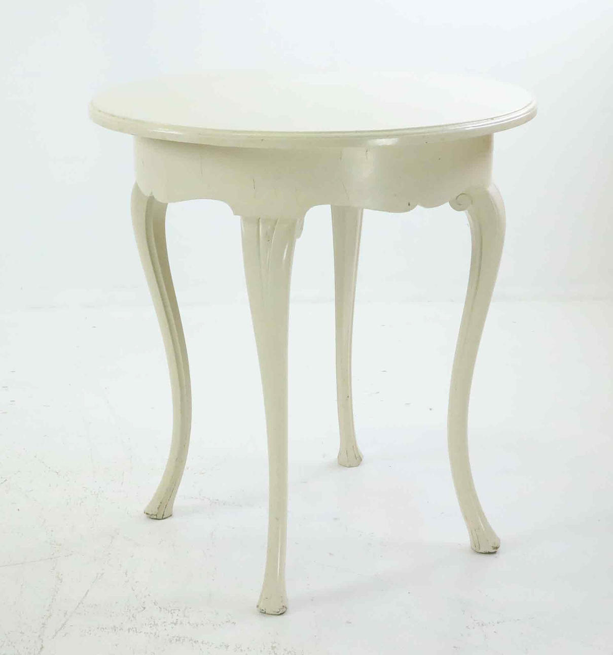 Una mesa, Art Nouveau, principios de 1900.