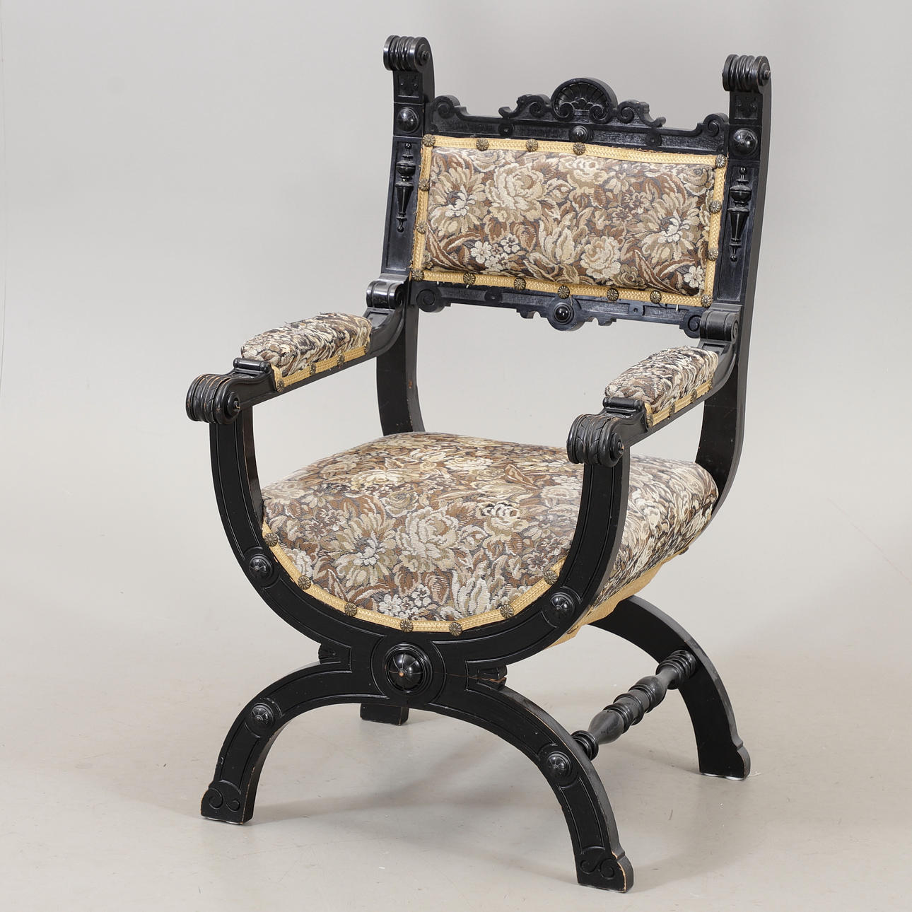 ARMCHAIR/DANCE CHAIR, 1800/1900'S.