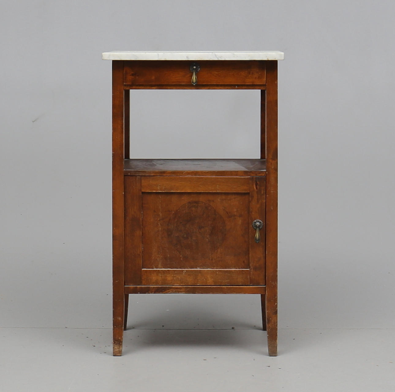 SÄNGBORD, 1900-talets första hälft.