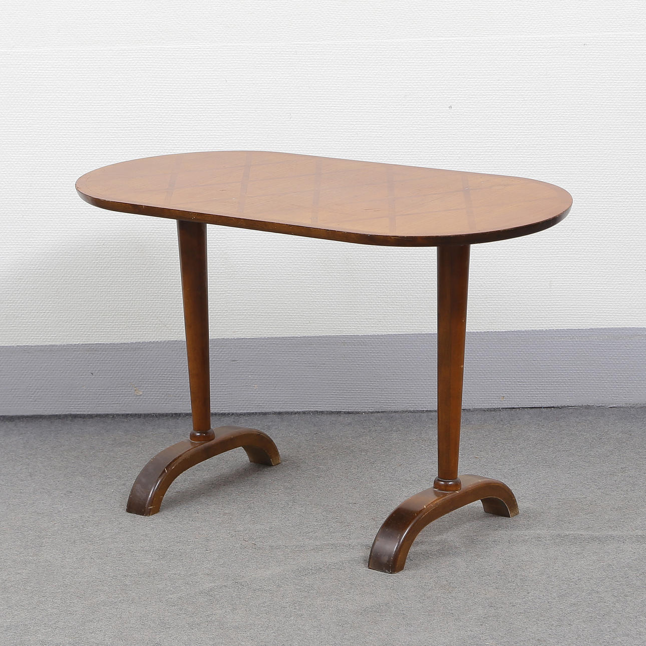 COFFEE TABLE, CHECKERED INTARSIA, 20TH CENTURY.