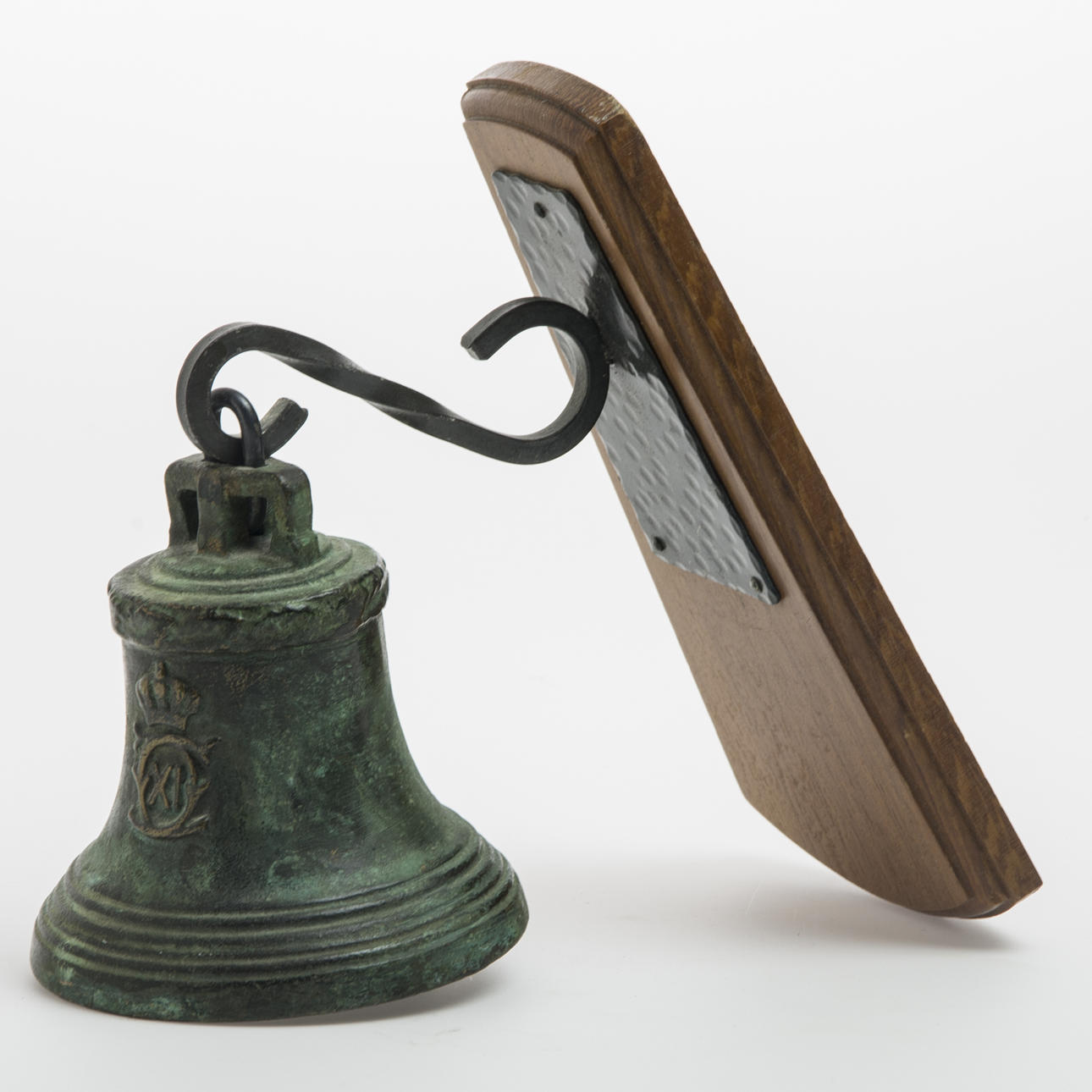 VÄLLINGKLOCKA, brons, Karl XI monogram.