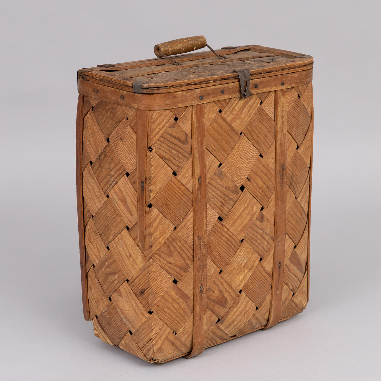 KONT, spånpladearbejde, 20. århundrede.