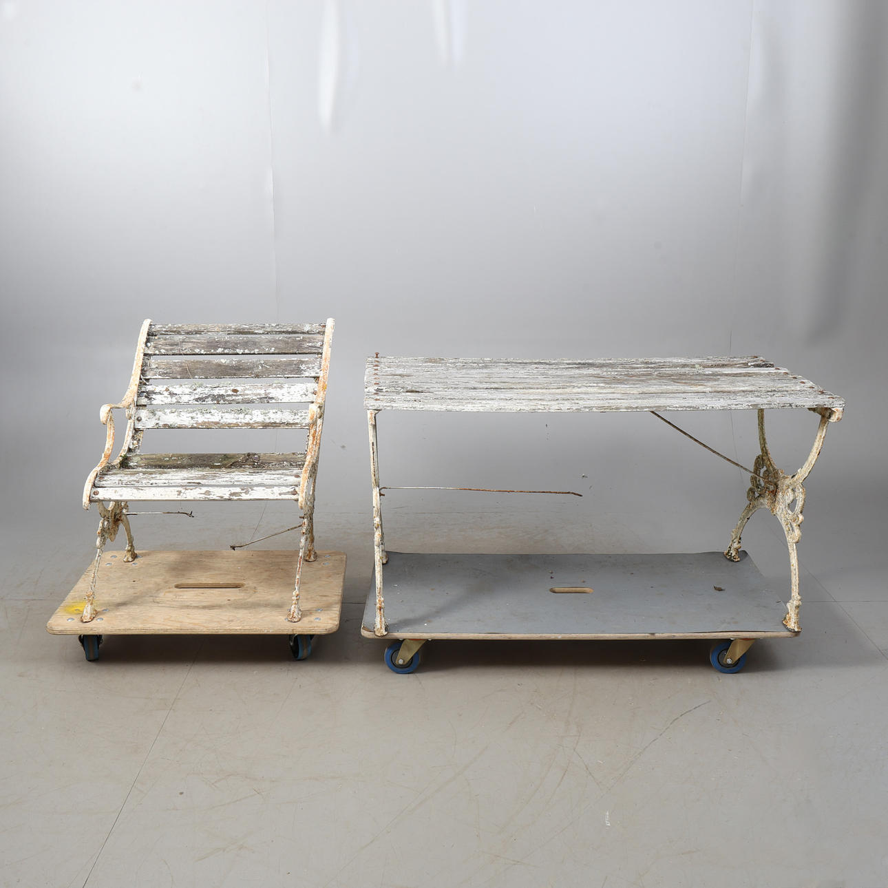 TRÄDGÅRDSMÖBLER, 2 delar, gjutjärn.