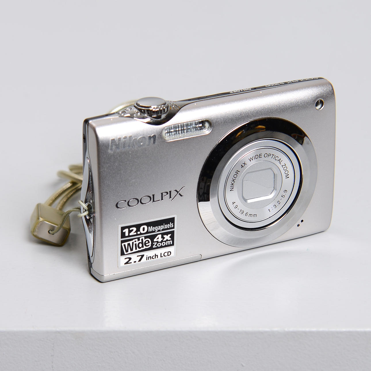 DIGITAL CAMERA, Nikon Coolpix S3000.