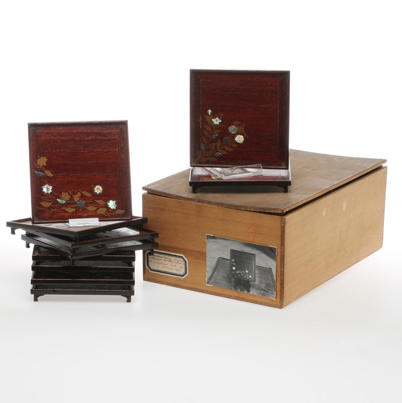 FAT, 10 st, trä med inläggningar, Japan.