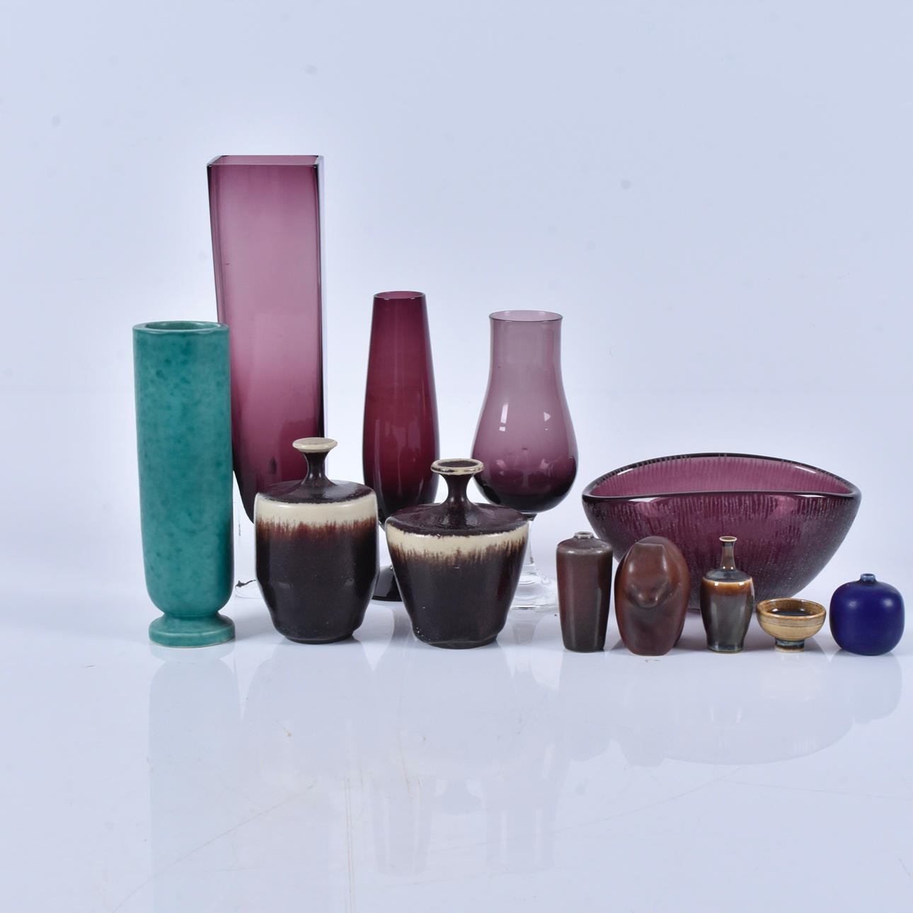 PARTI MODERN KERAMIK OCH GLAS.