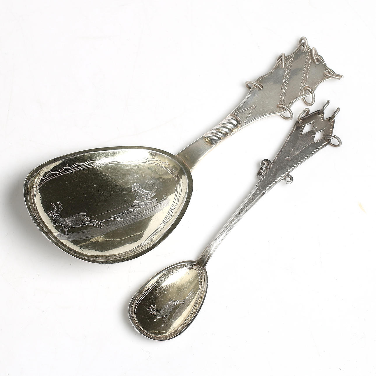 SAMESKEDAR, 2 delar, silver, Anton Sandberg och Oscar Strömberg, Nederluleå / Haparanda, 1899-1901. Vikt 47 gram.