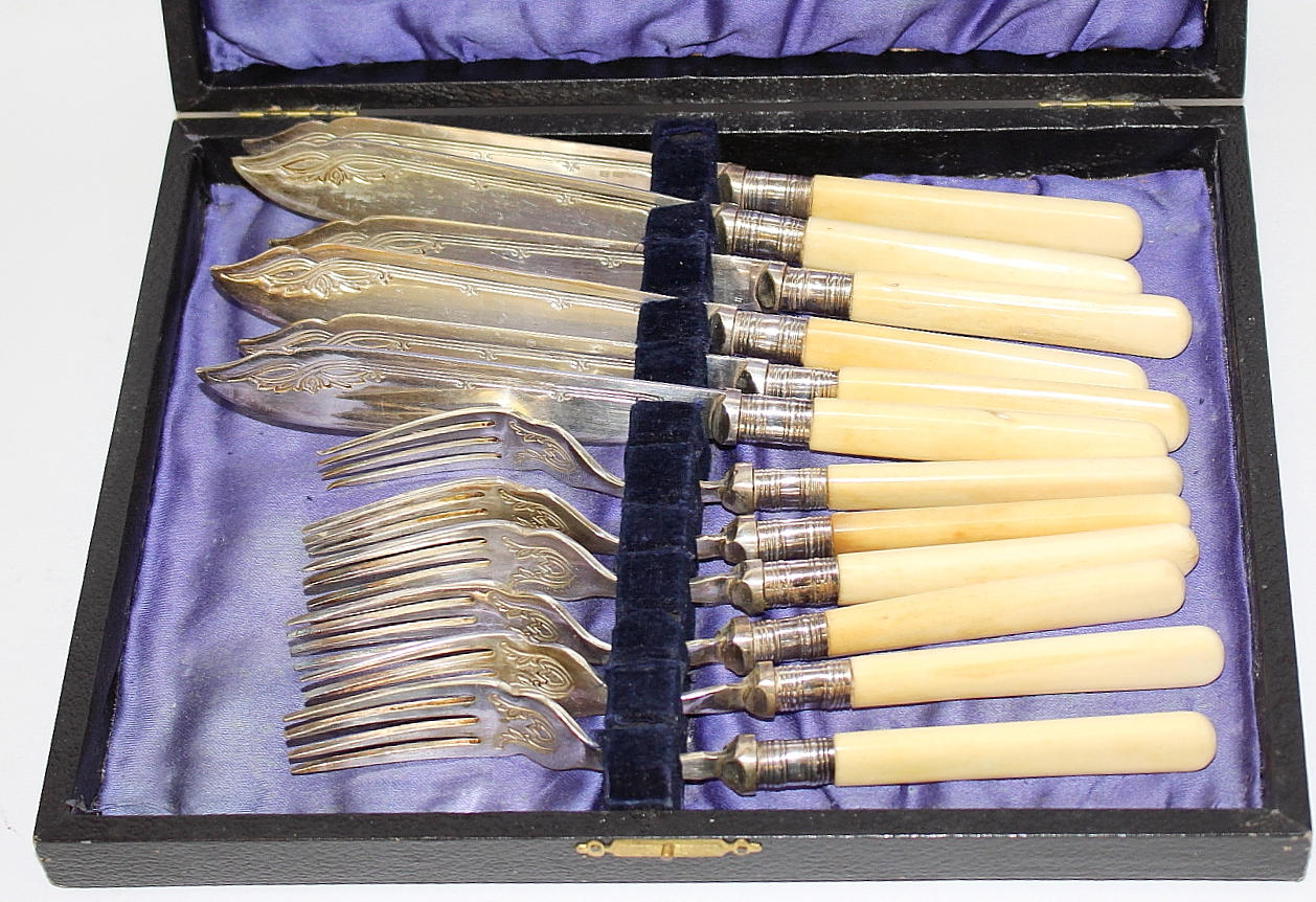 BESTICK, 12 delar, nysilver, 1920-30 talet.