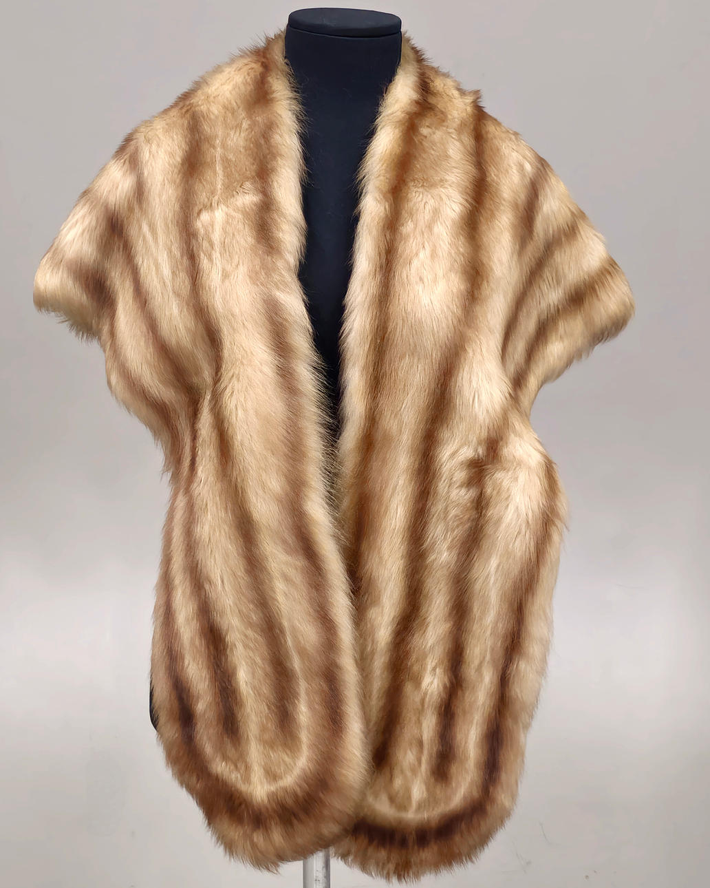 STOLA AUS TOSKANISCHEM LEDER.