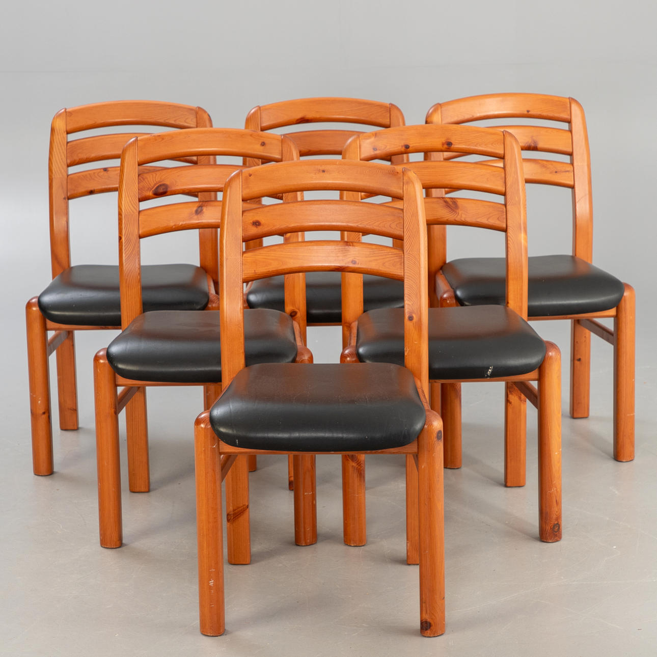 Dyrlund. 6 tuolia Tanska (6).