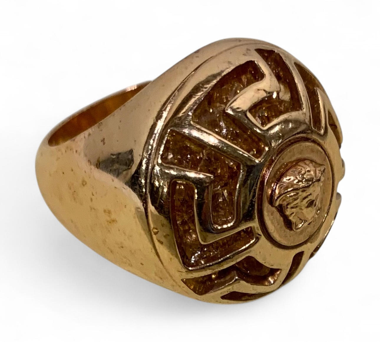 Versace ring in gilt metal and amber simile.