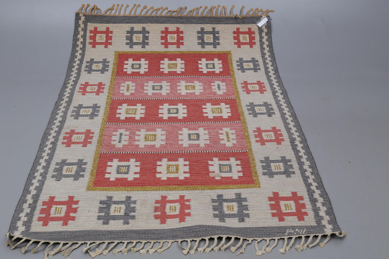 ALICE WALLEBÄCK. Matta, röllakan, signerad AW, 195 x 140 cm.