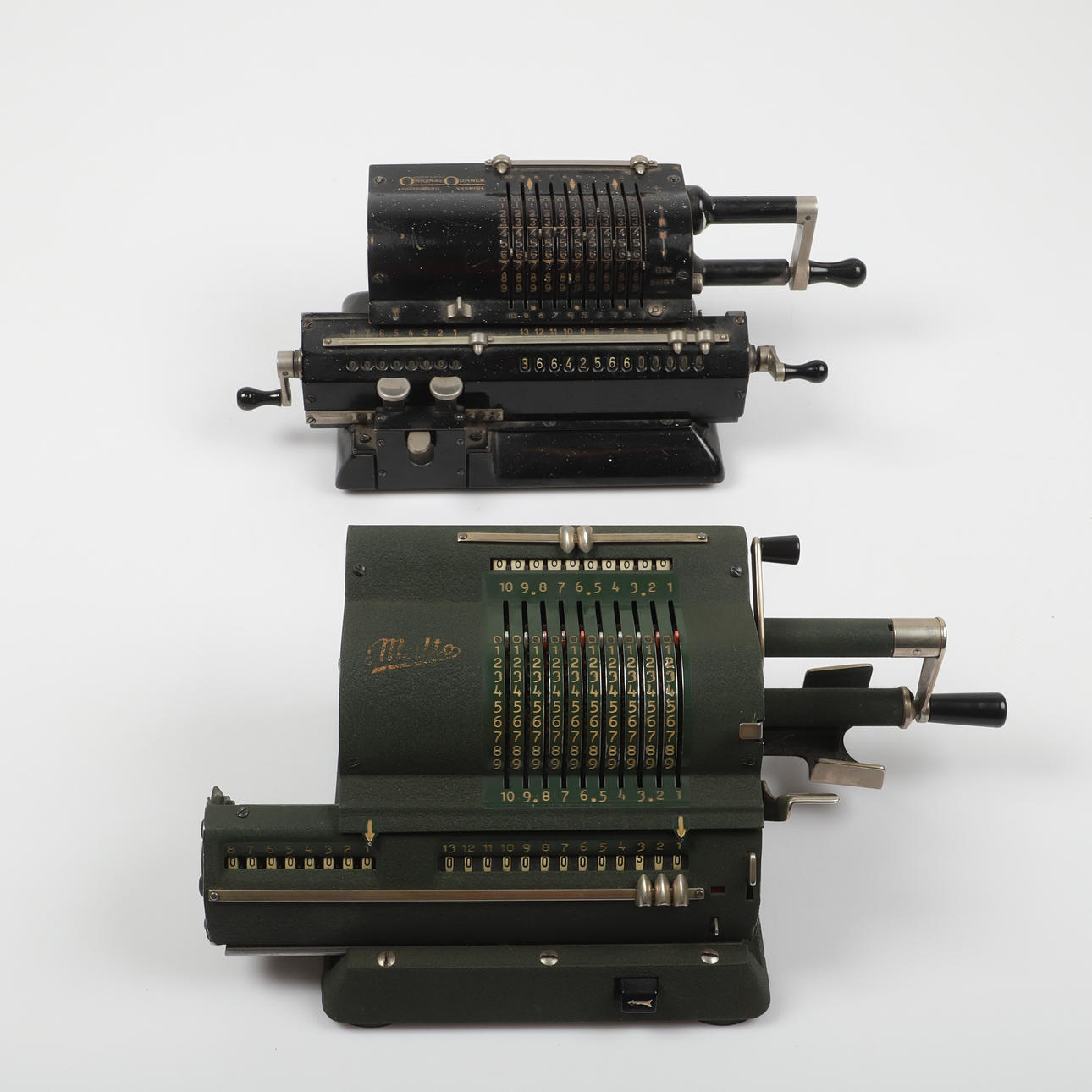 2 Metallrechner, Odhner/Multto, 20. Jahrhundert.