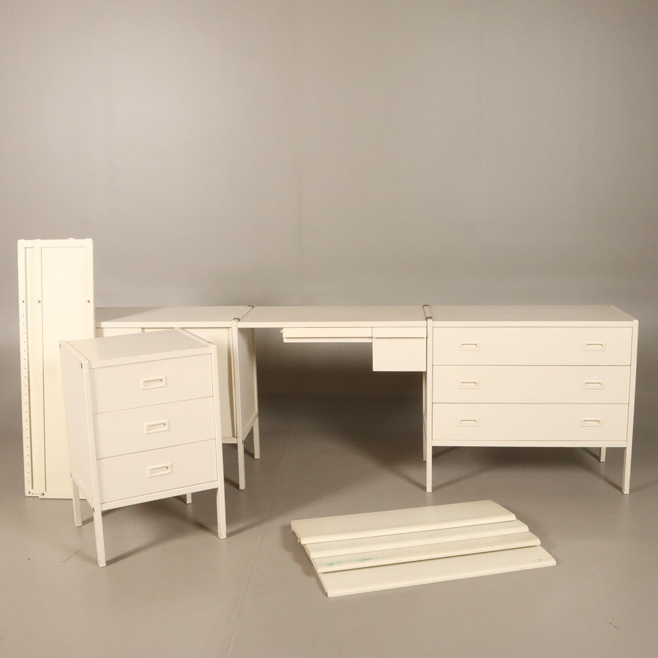 BERTIL FRIDHAGEN. HYLLSYSTEM, Bodafors.