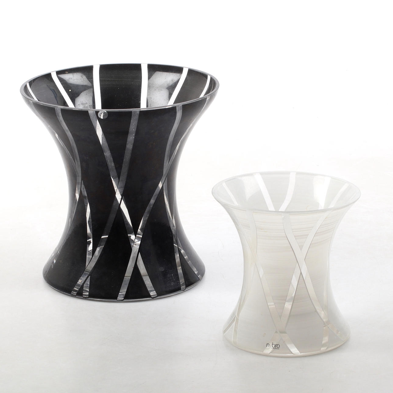 Two glass vases by Anders Lindblom, Nybro, 19/2000s.