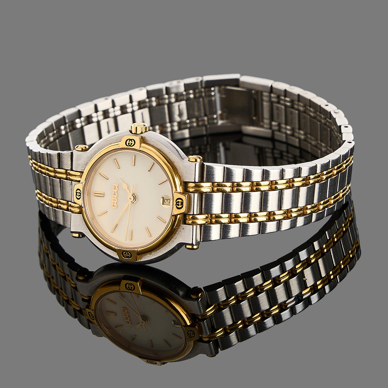 GUCCI, wristwatch, quartz, 25 mm, 1990s.