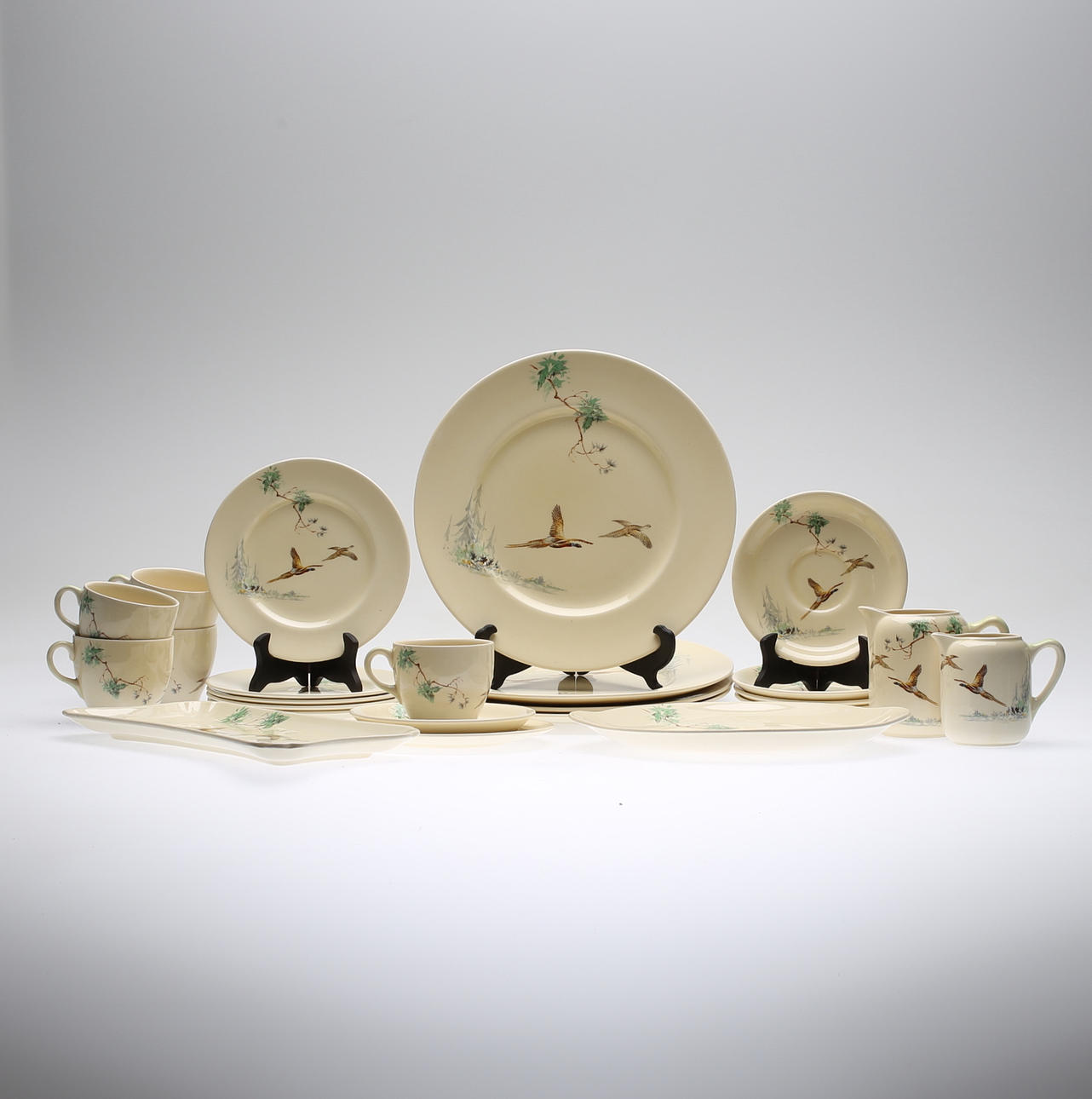 SERVISDELAR, 18 delar, porslin, "The Coppice", Royal Daulton, England.